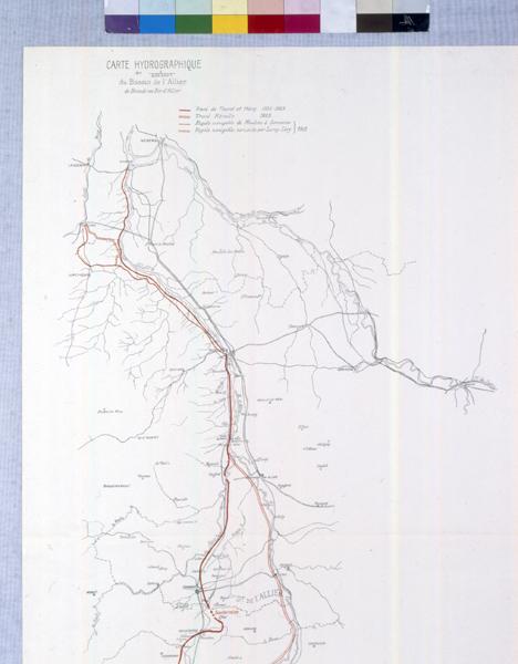 Carte hydrographique au 200 000e du bassin de l'Allier, de Brioude au Bec d'Allier [avec tracés des projets de canal latéral à l'Allier], héliogravure(?) en noir et rouge, s.n., s.d. [1901 ?], [détail].