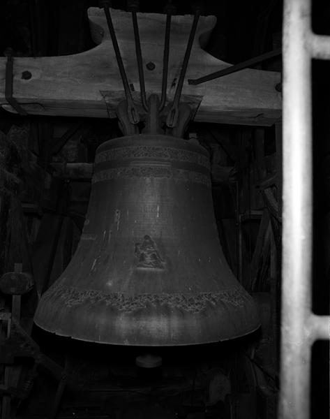 Cloche 2, face postérieure, vue générale