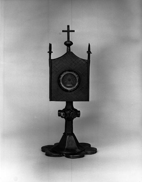 Reliquaire-monstrance de saint Bernard, saint Vénérand, sainte George, sainte Attilie, saint Mary, saint Cézaire, saint Vincent de Paul