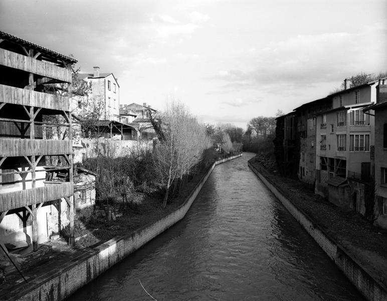 Vue générale des vestiges de tanneries en aval du pont de Morge