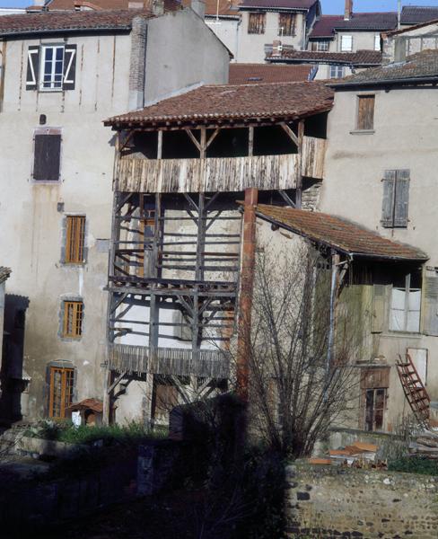 Vue de l'élévation à galeries, du côté de la rivière de Morge