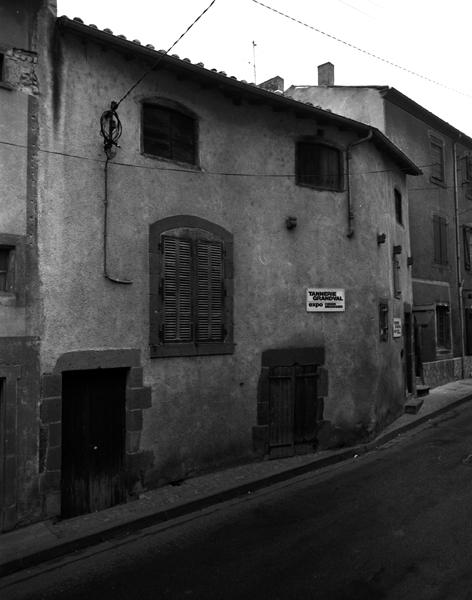 Vue de l'élévation ouest sur la rue Saint-Maurice