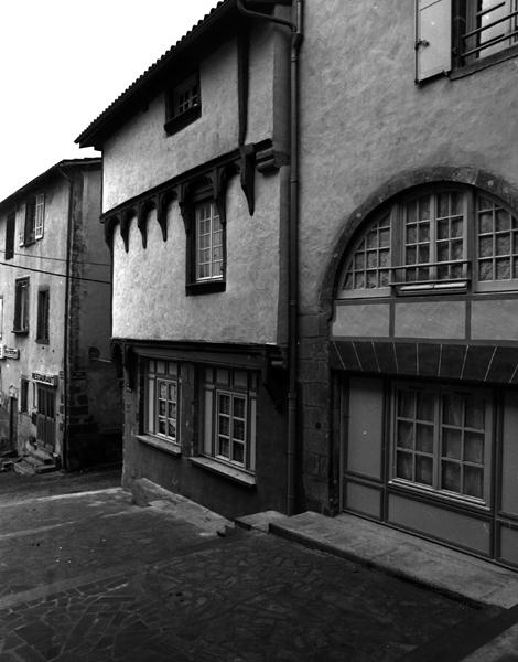 Vue générale de l'élévation sur la rue de Bouillon