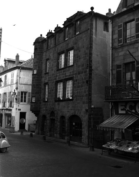 Vue générale de l'élévation principale sur la Grand-Rue, depuis le nord-ouest.