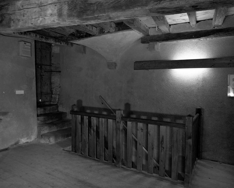 Vue partielle du premier étage de soubassement, qui abritait l'atelier de cirier.