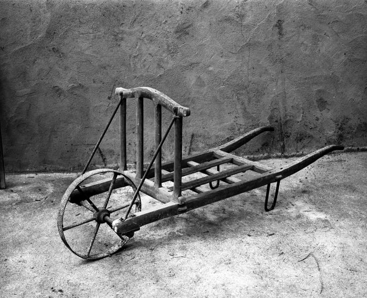 Brouette de tanneur (brouette à transporter les peaux et le tan)