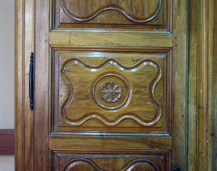 Détail:panneau central du battant gauche