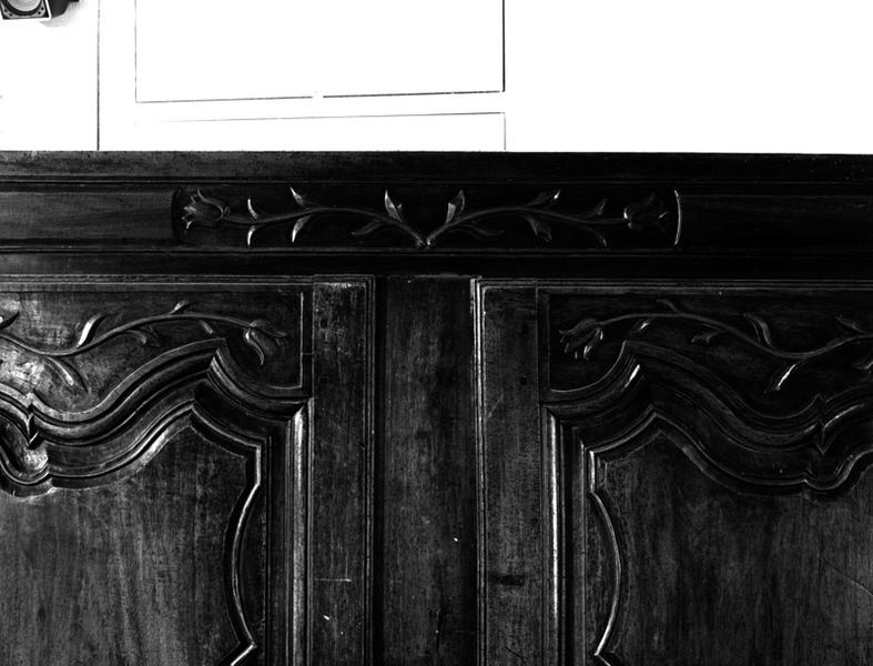 Détail:motif central de la traverse supérieure
