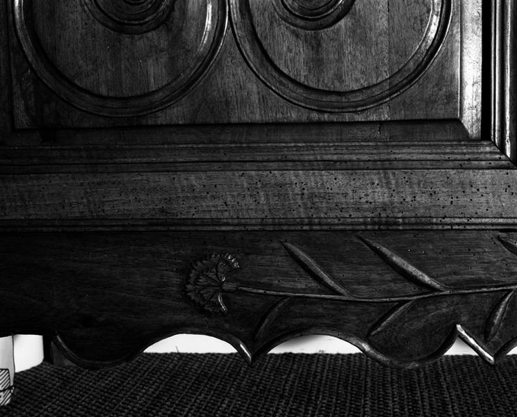 Détail du décor de la traverse inférieure