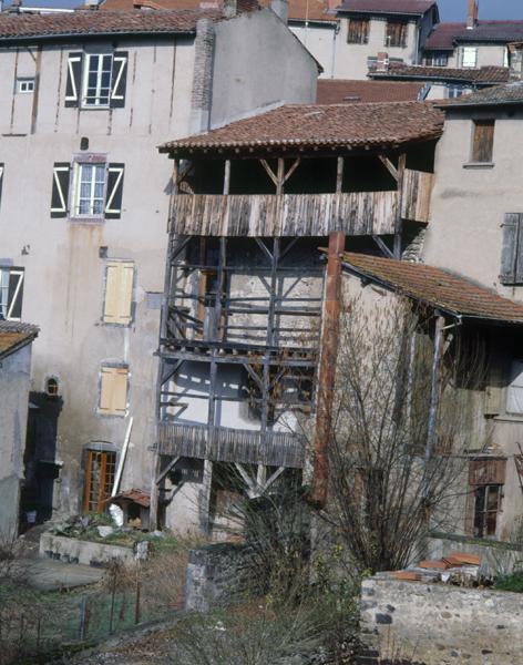 Vue de l'élévation à galeries, du côté de la rivière de Morge