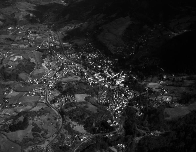 Vue aérienne de La Bourboule depuis le nord-ouest