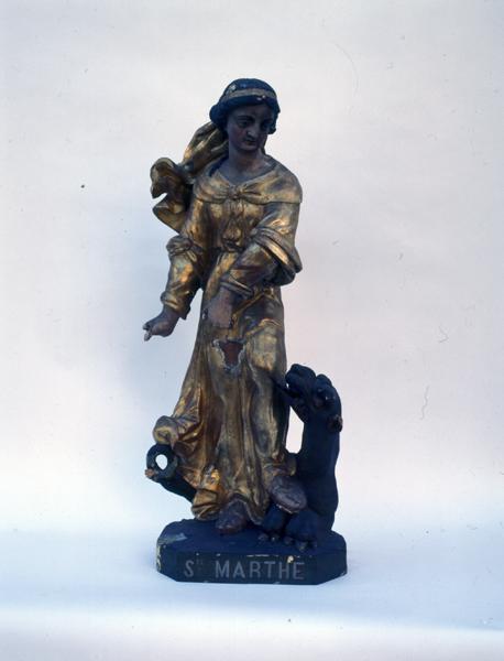 Statue (demi-nature) : sainte Marthe