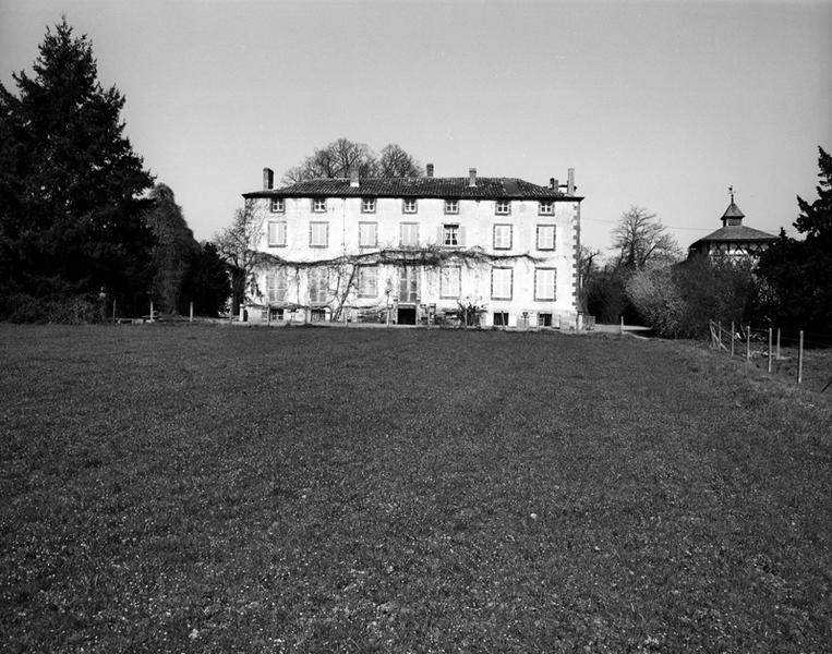 Vue générale de l'élévation sud du corps de logis