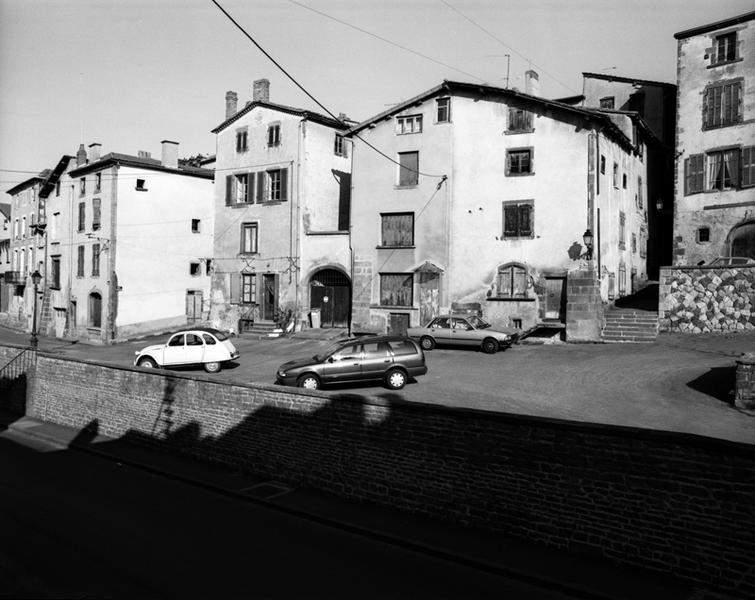 Vue de la place Beaudet-Lafarge