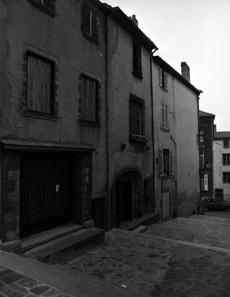 Vue partielle de la rue de Bouillon