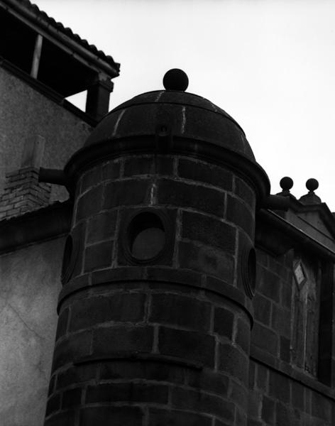 Détail du sommet de la tourelle d'angle