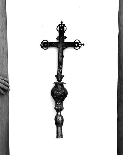 Croix de procession, face postérieure, vue générale, sans la hampe