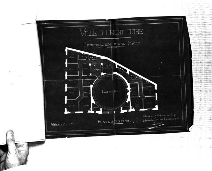 'Ville du Mont-Dore Construction d'une halle Plan du 1er étage Papier héliographique; par Louis Jarrier, 24 mai 1902'