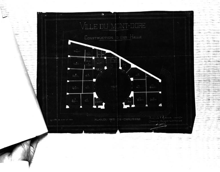 'Ville du Mont-Dore Construction d'une halle Plan du rez-de-chaussée Papier héliographique; par Louis Jarriers, 24 mai 1902'