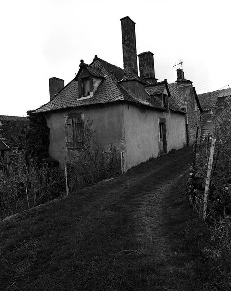 Elévations latérale et postérieure du logis