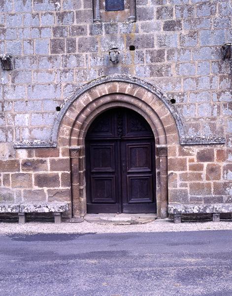 Détail : porte de la façade ouest