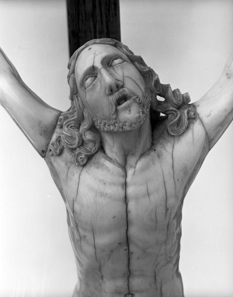 Christ : détail du visage, de face