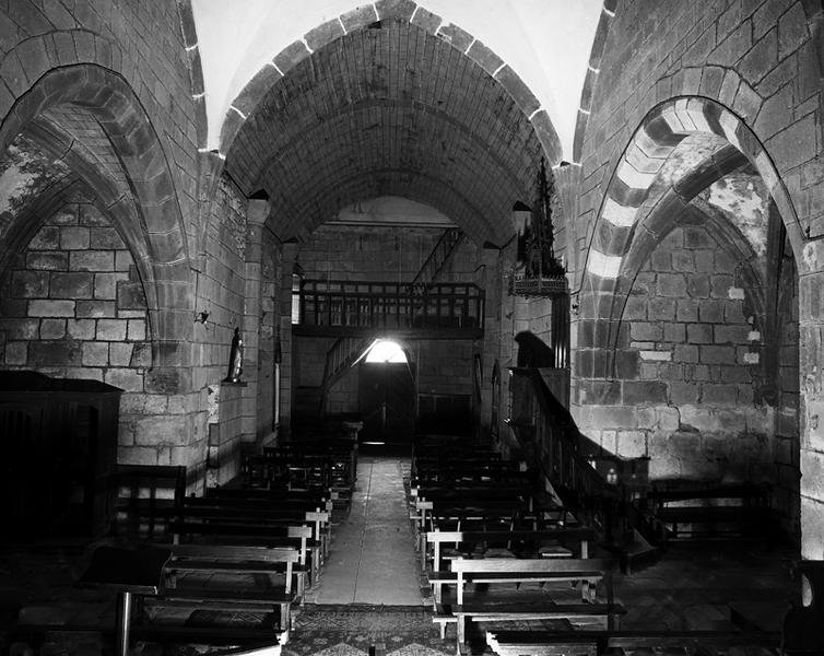 Prieuré ; église paroissiale de bénédictines Sainte-Madeleine et Saint-Victor