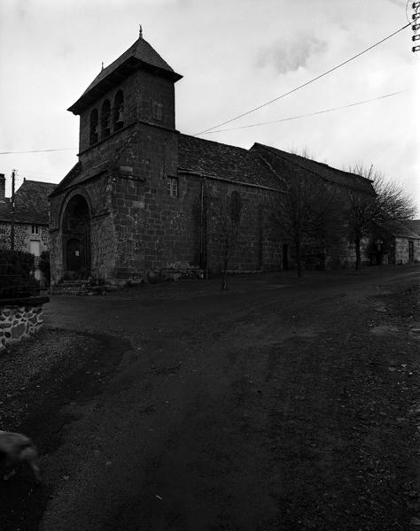 Prieuré ; église paroissiale de bénédictines Sainte-Madeleine et Saint-Victor