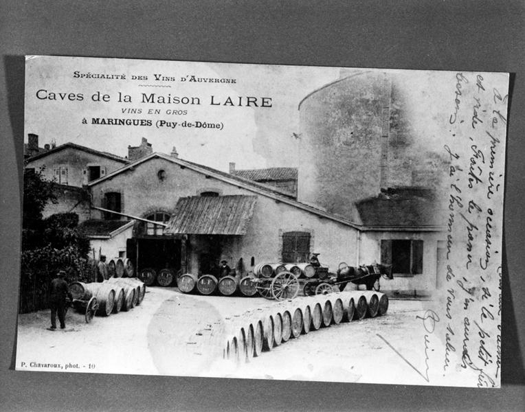 Spécialité des Vins d'Auvergne. Caves de la Maison Laire. Vins en gros. A Maringues (Puy-de-Dôme)., carte postale, s.d., P. Chavaroux photographe et éditeur.