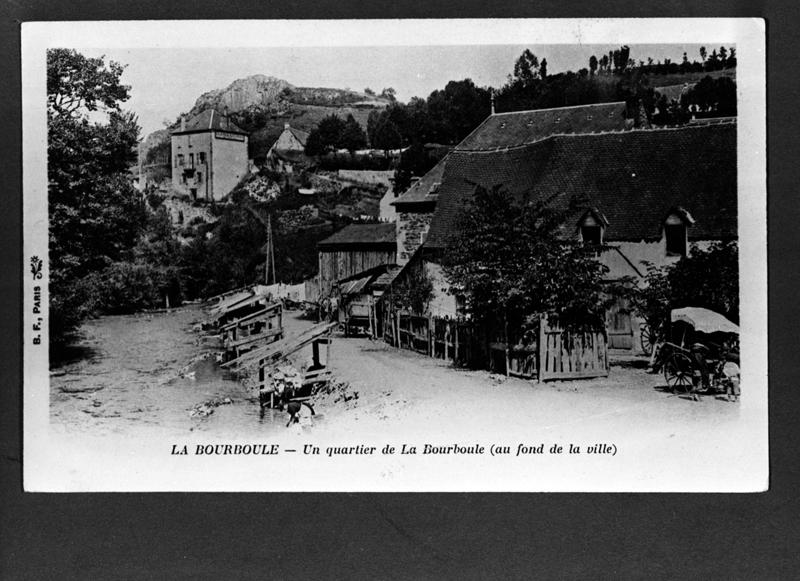 La Bourboule - Un quartier de La Bourboule (au fond de la ville)