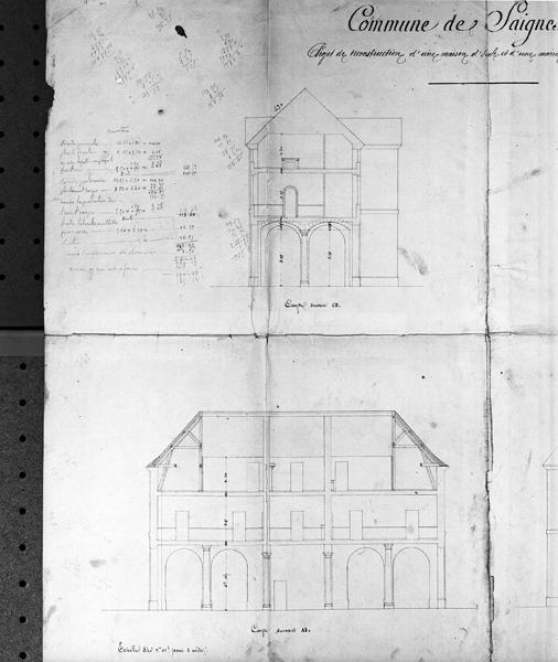 Projet de construction d'une maison d'école et d'une mairie sur l'emplacement d'une halle.[Détail : coupes]