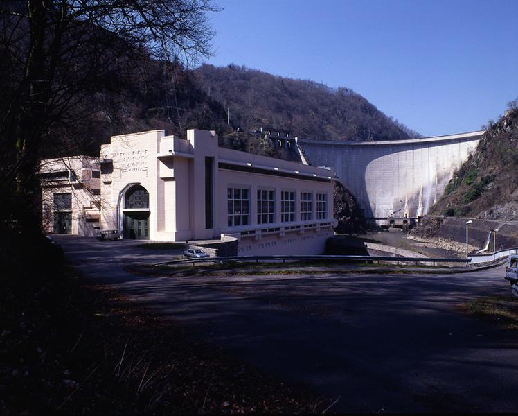 Vue de la centrale et du barrage