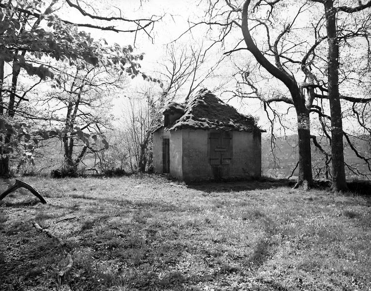 Fabrique située à proximité de la chapelle