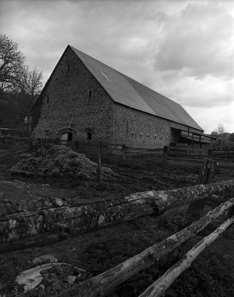 Ferme : vue générale de la seconde grange-étable