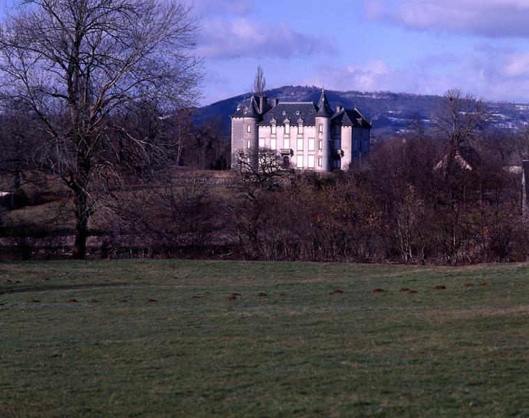 Vue de la façade du château