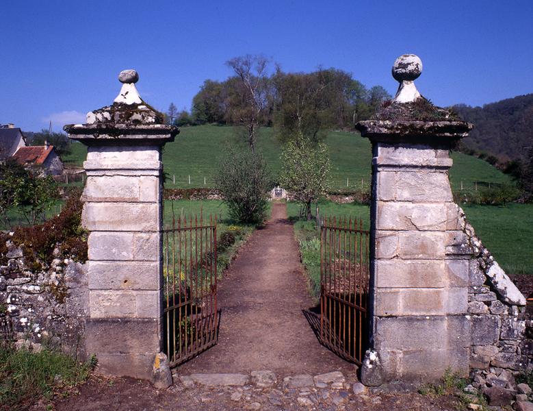 Portail d'entrée du jardin potager