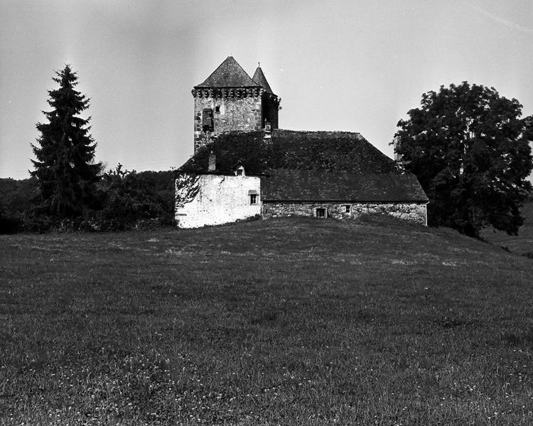 Elévation est : tour et corps de logis