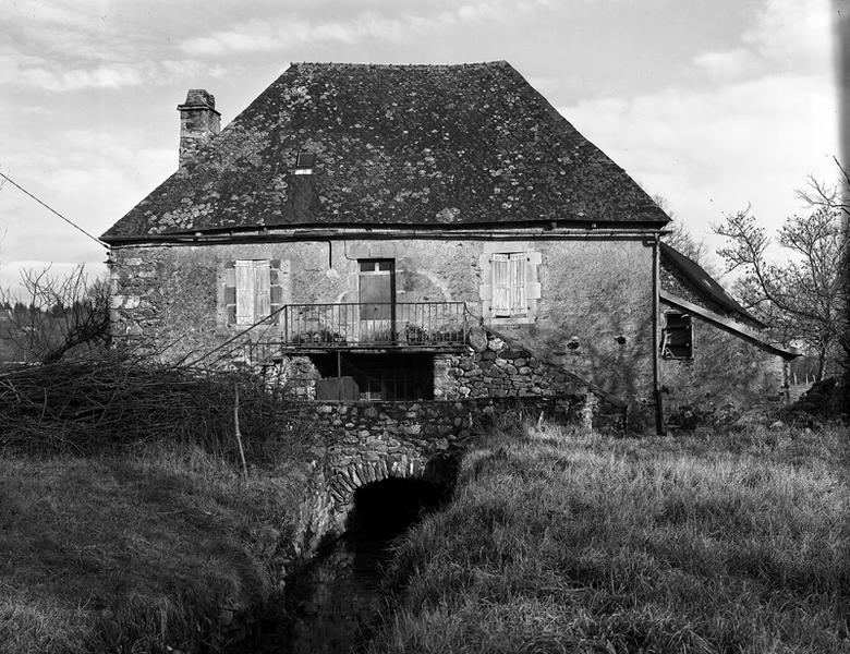 Moulin à farine : élévation principale et canal de fuite