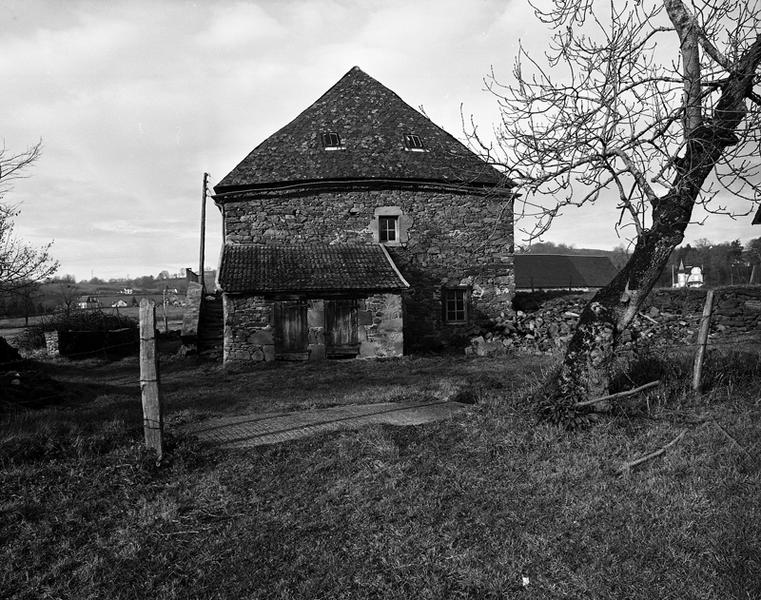 Moulin à farine : élévation latérale, porcherie