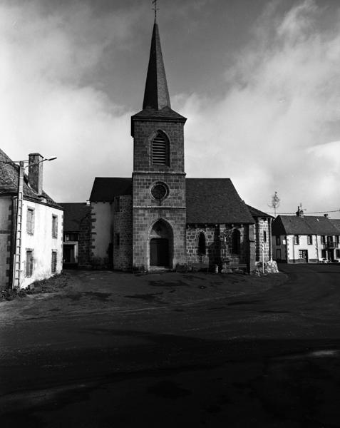 Vue générale de la façade sud de l'église