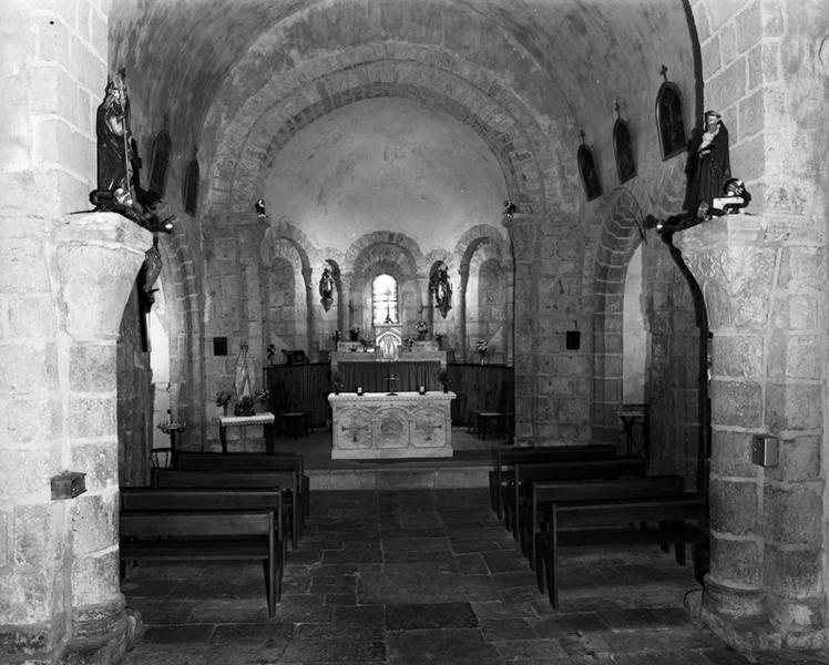 Vue générale de la nef et du choeur