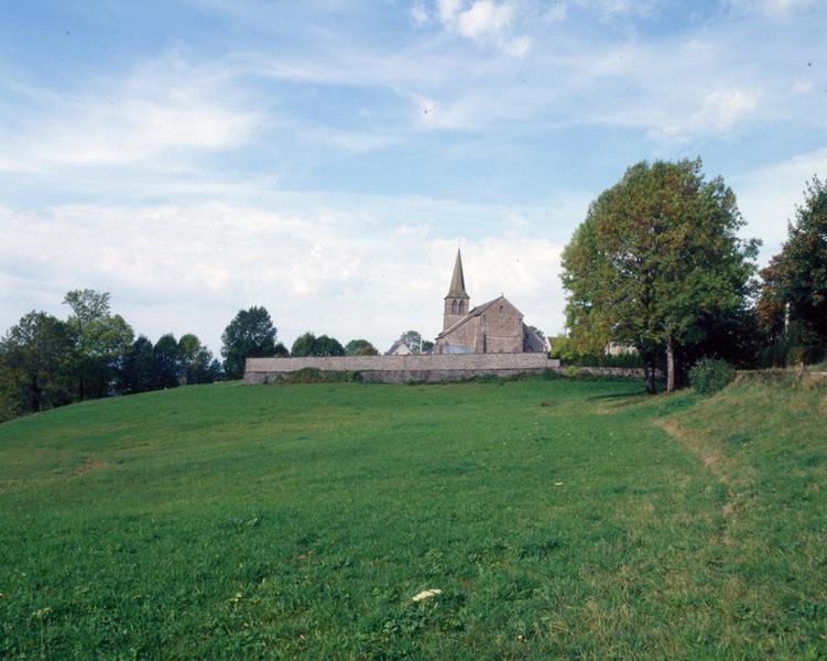 Vue générale du chevet et du cimetière