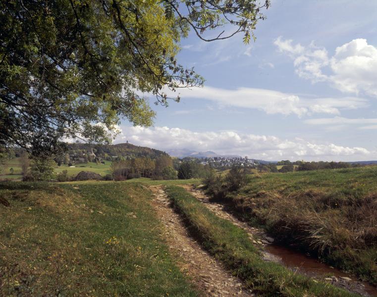 Le bourg vu depuis les granges de Marlat