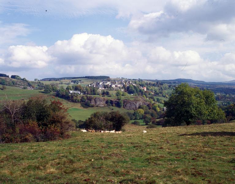Vue du bourg depuis le secteur de Sous le Roc