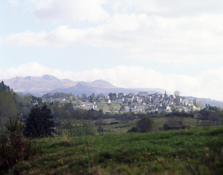 Le bourg vu depuis les granges de Marlat