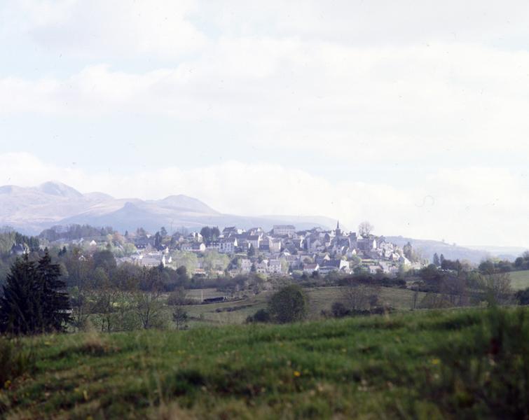 Le bourg vu depuis les granges de Marlat