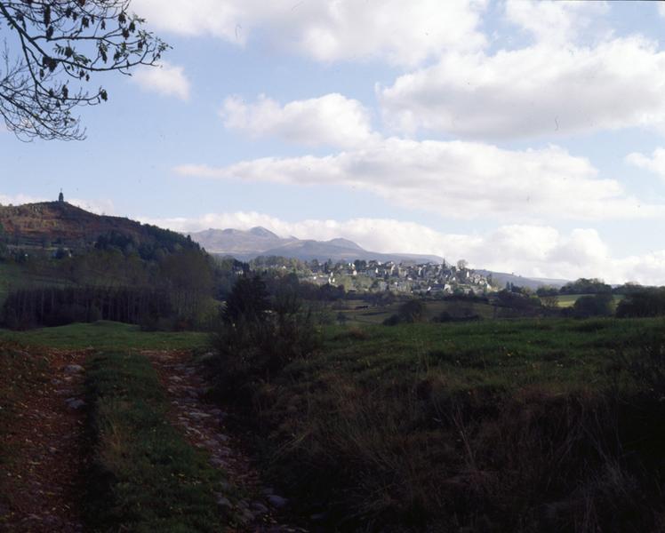 Le bourg vu depuis les granges de Marlat