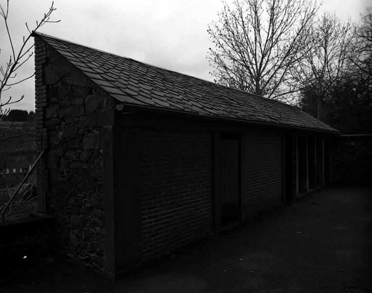 Vue des latrines de l'école
