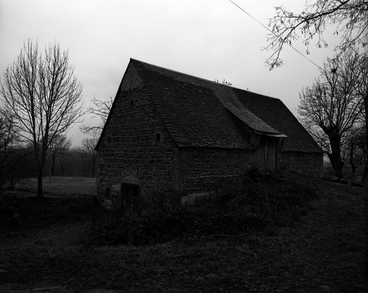 Vue générale de la grange-étable