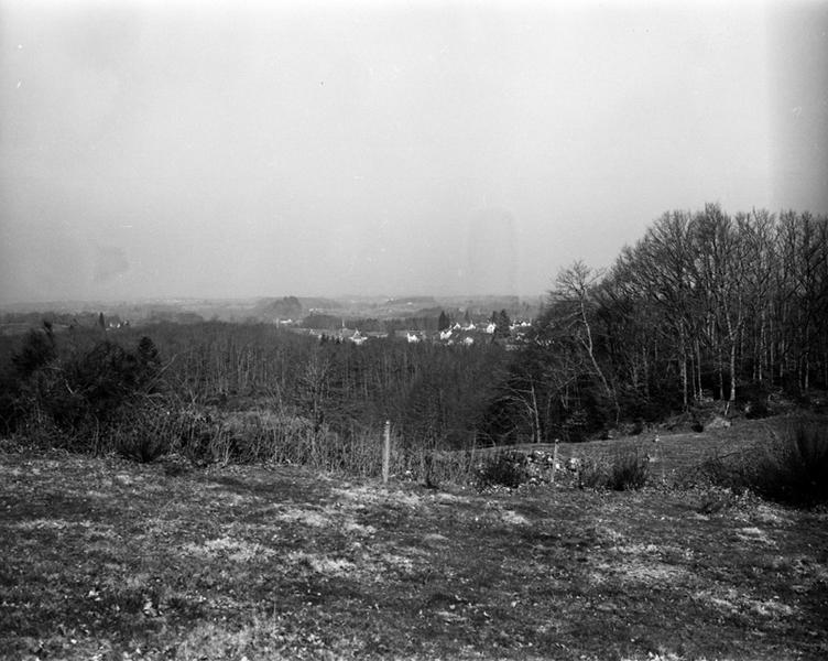 Le bourg vu du sud, depuis Serry